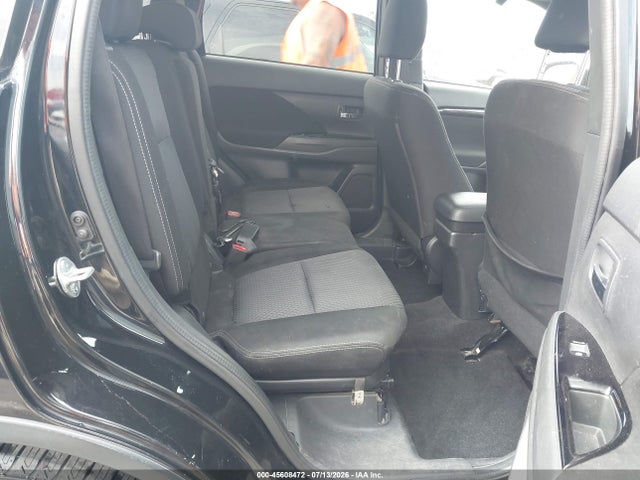 45608472 :رقم المزاد ، JA4AD3A3XJZ050138 vin ، 2018 Mitsubishi Outlander Le مزاد بيع