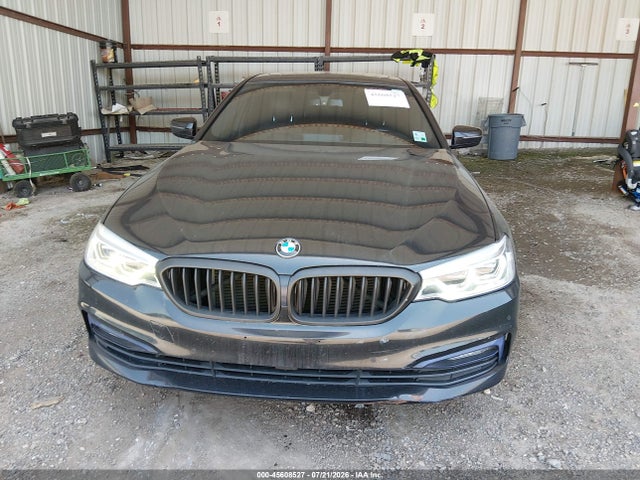 WBAJE7C3XHG478981 BMW 540i Xdrive