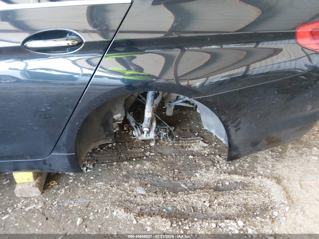 WBAJE7C3XHG478981 BMW 540i Xdrive