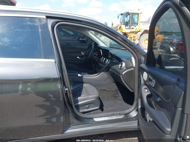 45608535 :رقم المزاد ، WDC0G8EB6LF705952 vin ، 2020 Mercedes-benz Glc 300 4matic مزاد بيع