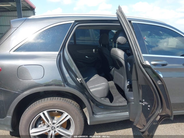 45608535 :رقم المزاد ، WDC0G8EB6LF705952 vin ، 2020 Mercedes-benz Glc 300 4matic مزاد بيع