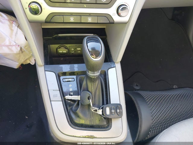 Hyundai ELANTRA SEL 2018 5NPD84LF2JH322094 Image 11