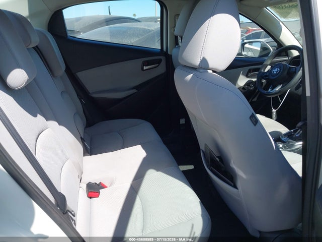 3MYDLBYVXKY513805 Toyota YARIS LE