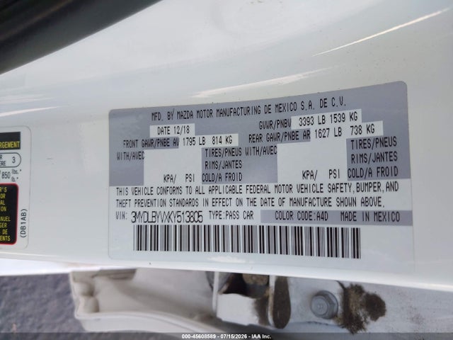 3MYDLBYVXKY513805 Toyota YARIS LE