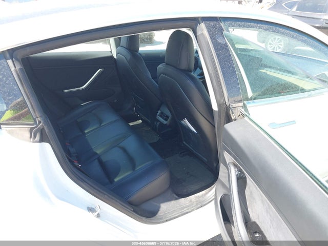 Tesla Model 3 Long Range/performance 2018 5YJ3E1EB1JF117832 Image 8