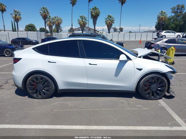 45608679 :رقم المزاد ، 7SAYGDEF9RF081035 vin ، 2024 Tesla Model Y Performance Dual Motor All-wheel Drive مزاد بيع