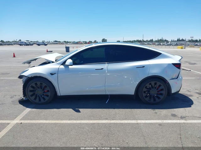 45608679 :رقم المزاد ، 7SAYGDEF9RF081035 vin ، 2024 Tesla Model Y Performance Dual Motor All-wheel Drive مزاد بيع