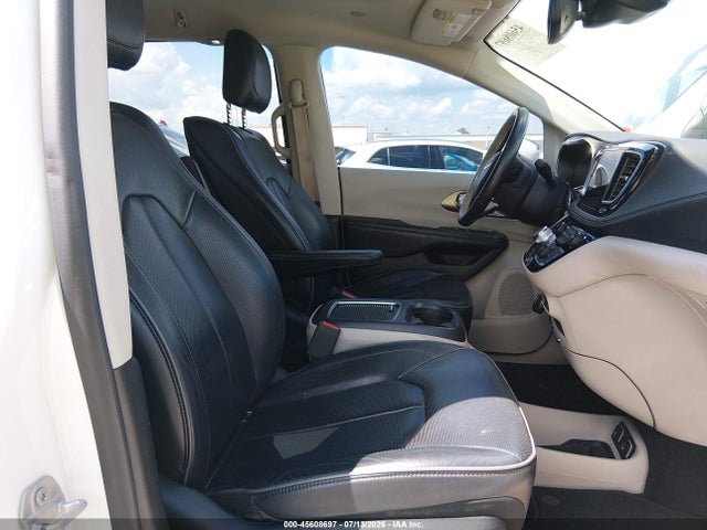 Продажа на аукционе авто 2017 Chrysler Pacifica Limited, vin: 2C4RC1GG9HR839685, номер лота: 45608697