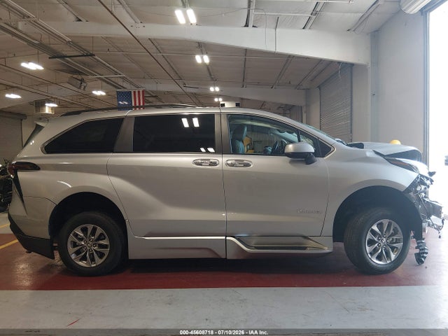 2024 Toyota Sienna Xle მანქანა იყიდება აუქციონზე, vin: 5TDJRKECXRS191543, აუქციონის ნომერი: 45608718