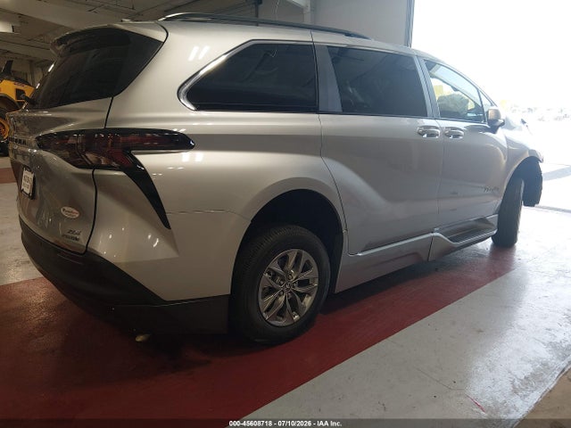 2024 Toyota Sienna Xle მანქანა იყიდება აუქციონზე, vin: 5TDJRKECXRS191543, აუქციონის ნომერი: 45608718
