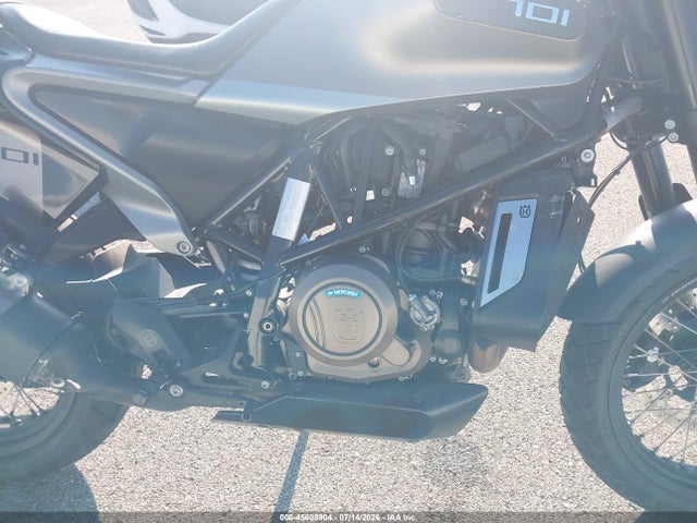 Husqvarna Svartpilen 701 2020 VBKUBV402LM789573 Image 8