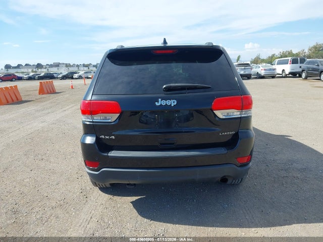 1C4RJFAG2JC278160 Jeep Grand Cherokee Laredo E 4x4