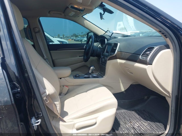1C4RJFAG2JC278160 Jeep Grand Cherokee Laredo E 4x4