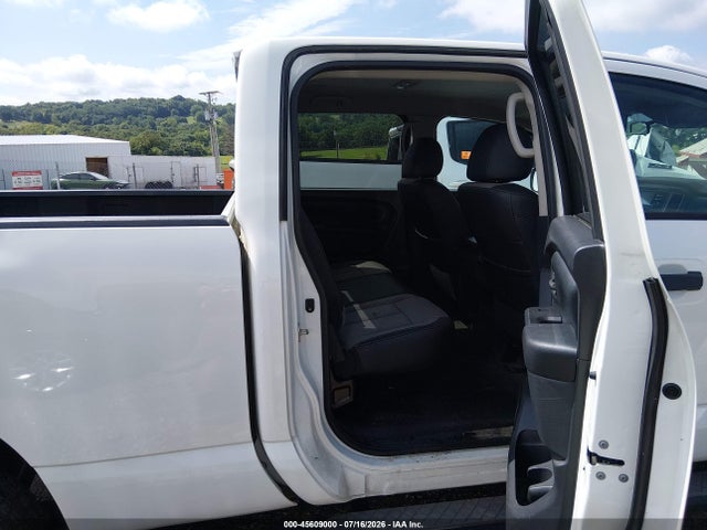 45609000 :رقم المزاد ، 1N6AA1F38JN513796 vin ، 2018 Nissan Titan Xd S Gas مزاد بيع