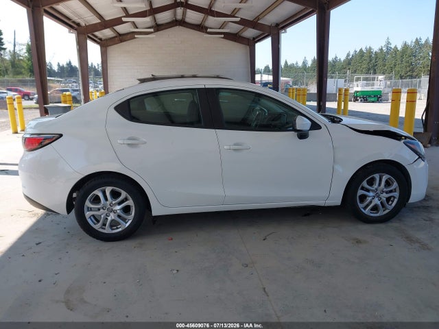 Scion IA 2016 3MYDLBZV9GY142917 Image 13