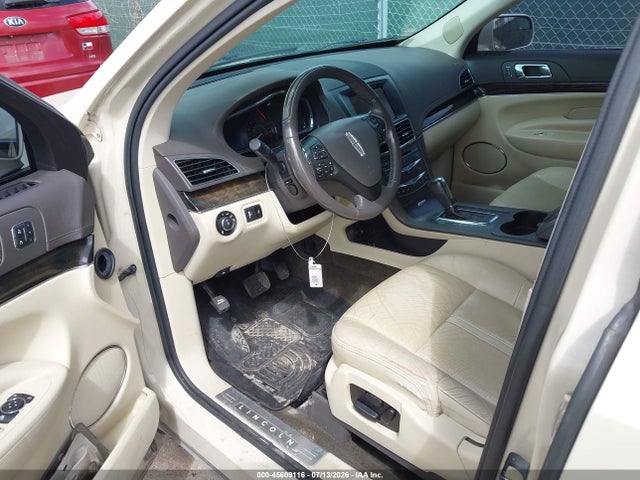 Lincoln MKT 2014 2LMHJ5FK0EBL54483 Image 10