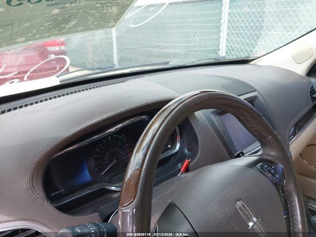 Lincoln MKT 2014 2LMHJ5FK0EBL54483 Image 11