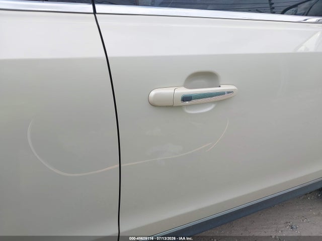 Lincoln MKT 2014 2LMHJ5FK0EBL54483 Image 16