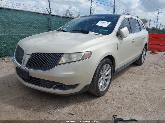 Lincoln MKT 2014 2LMHJ5FK0EBL54483 Image 2