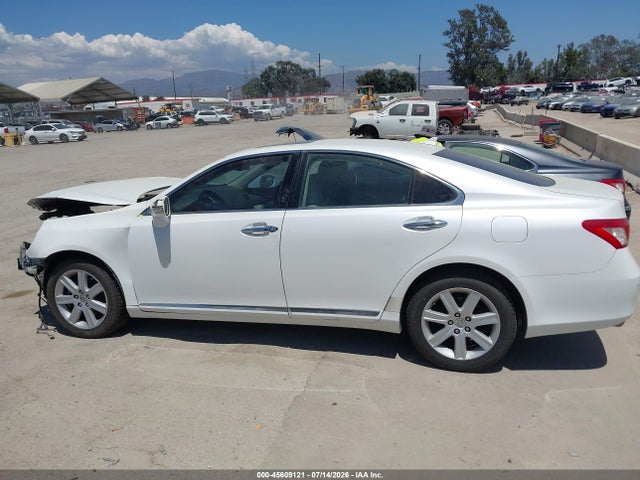 45609121 :رقم المزاد ، JTHBK1EG3B2452643 vin ، 2011 Lexus Es 350 مزاد بيع