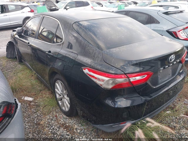 2018 Toyota Camry Le მანქანა იყიდება აუქციონზე, vin: JTNB11HK3J3021101, აუქციონის ნომერი: 45609127