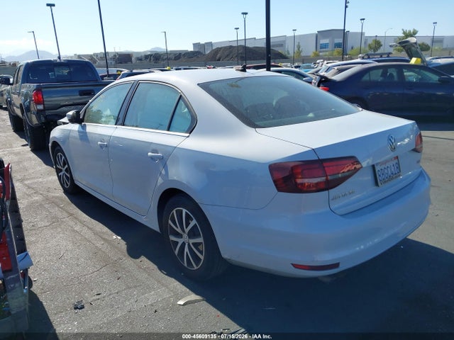 3VWDB7AJ4JM219325 Volkswagen Jetta 1.4t Se/1.4t Wolfsburg Edition