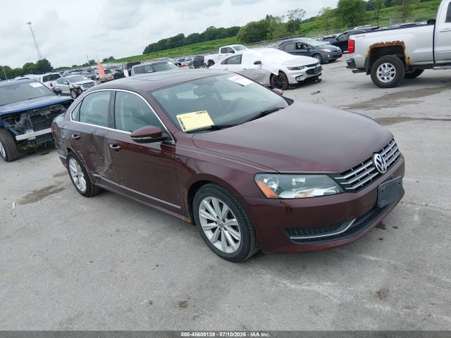 2012 Volkswagen Passat 2.5l Sel მანქანა იყიდება აუქციონზე, vin: 1VWCP7A32CC037724, აუქციონის ნომერი: 45609139