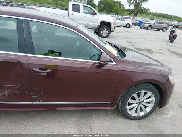 2012 Volkswagen Passat 2.5l Sel მანქანა იყიდება აუქციონზე, vin: 1VWCP7A32CC037724, აუქციონის ნომერი: 45609139