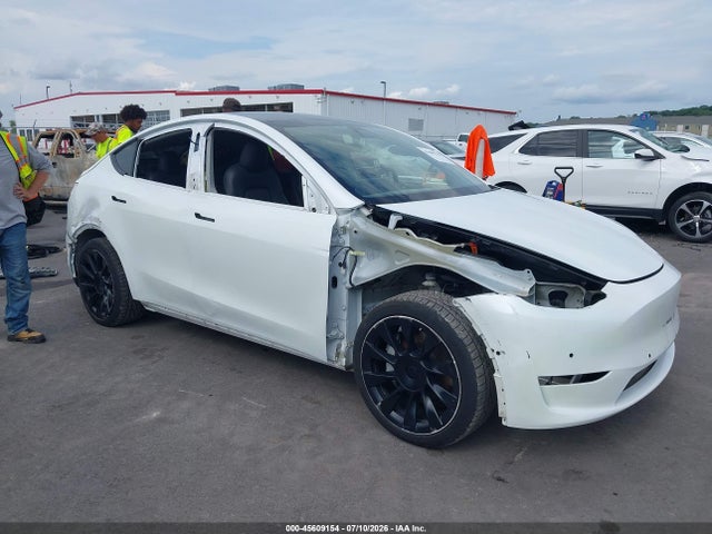 Продажа на аукционе авто 2021 Tesla Model Y Long Range Dual Motor All-wheel Drive, vin: 5YJYGDEE0MF075041, номер лота: 45609154