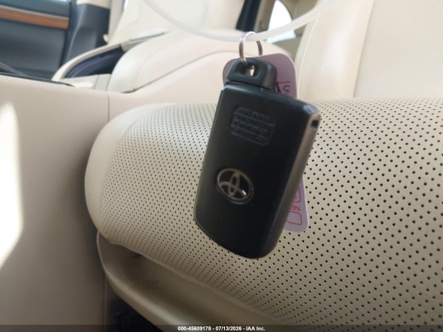 45609178 :رقم المزاد ، 5TDYZRFH0HS234433 vin ، 2017 Toyota Highlander Limited Platinum مزاد بيع