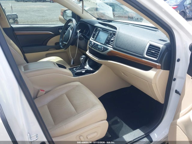 45609178 :رقم المزاد ، 5TDYZRFH0HS234433 vin ، 2017 Toyota Highlander Limited Platinum مزاد بيع