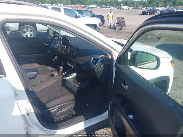 45609187 :رقم المزاد ، 3C4NJDAB6JT163394 vin ، 2018 Jeep Compass Sport 4x4 مزاد بيع
