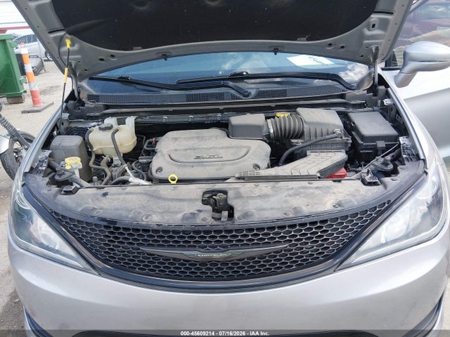 Chrysler Pacifica 35th Anniversary Limited 2019 2C4RC1GG2KR746322 Image 10