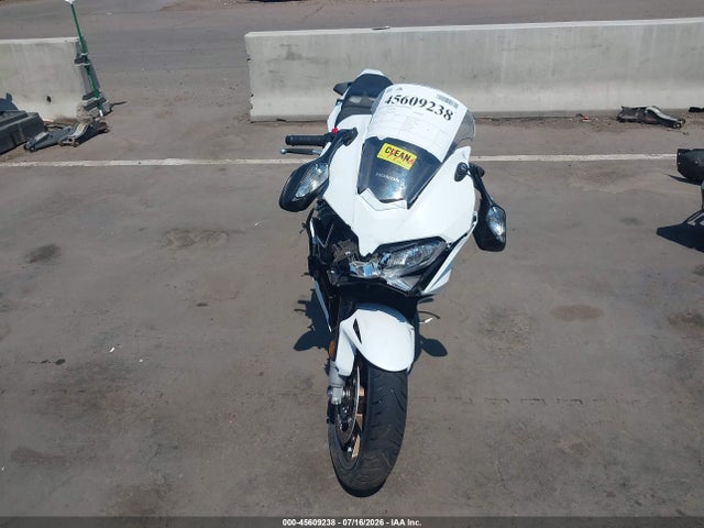 Honda Vfr800 F 2014 JH2RC7950EK000430 Image 5