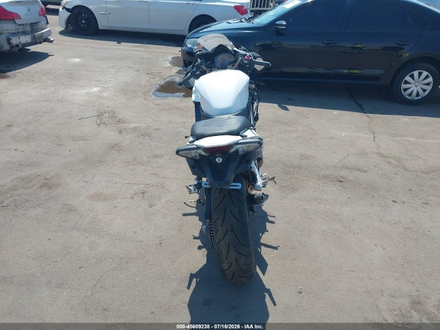 Honda Vfr800 F 2014 JH2RC7950EK000430 Image 6