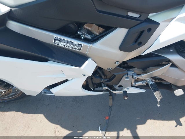 Honda Vfr800 F 2014 JH2RC7950EK000430 Image 9