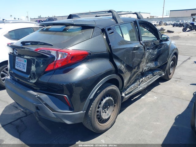 JTNKHMBX4K1033353 Toyota C-HR LE