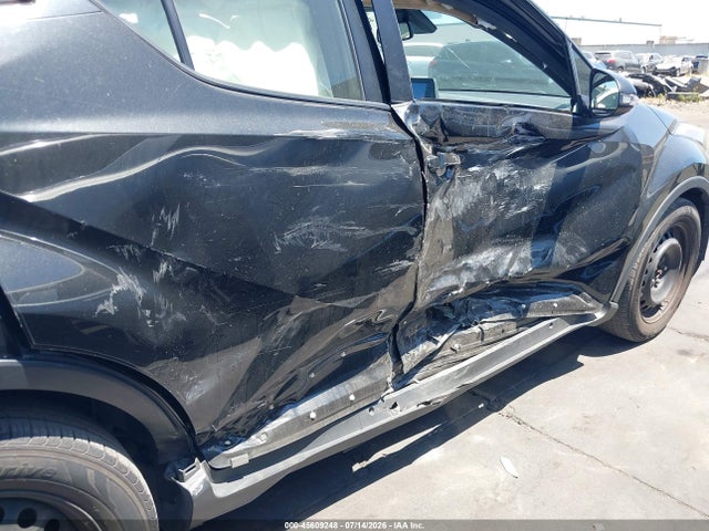 JTNKHMBX4K1033353 Toyota C-HR LE