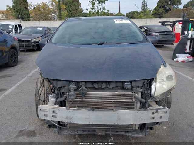 Toyota Prius Two 2014 JTDKN3DU3E0362968 Image 13