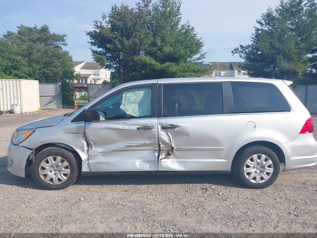 2011 Volkswagen Routan S მანქანა იყიდება აუქციონზე, vin: 2V4RW4DG9BR717709, აუქციონის ნომერი: 45609263