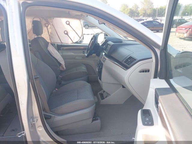 2011 Volkswagen Routan S მანქანა იყიდება აუქციონზე, vin: 2V4RW4DG9BR717709, აუქციონის ნომერი: 45609263