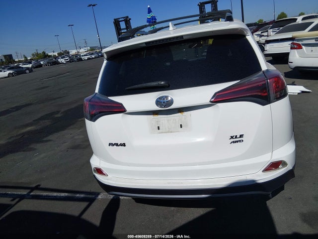 Toyota Rav4 Xle 2018 JTMRFREV6JJ220298 Image 17