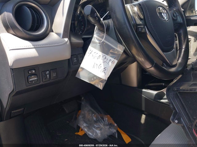Toyota Rav4 Xle 2018 JTMRFREV6JJ220298 Image 18