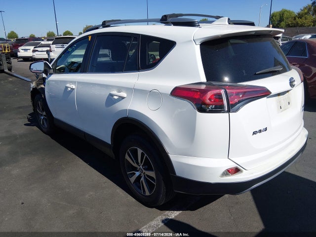 Toyota Rav4 Xle 2018 JTMRFREV6JJ220298 Image 3