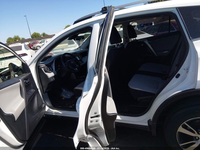 Toyota Rav4 Xle 2018 JTMRFREV6JJ220298 Image 8