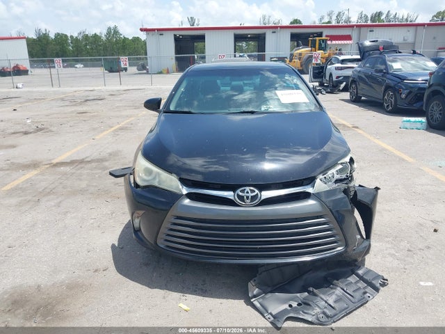 2016 Toyota Camry Le მანქანა იყიდება აუქციონზე, vin: 4T4BF1FK1GR552794, აუქციონის ნომერი: 45609335