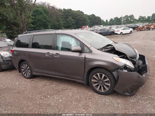 2018 Toyota Sienna Xle 7 Passenger მანქანა იყიდება აუქციონზე, vin: 5TDDZ3DCXJS207068, აუქციონის ნომერი: 45609377