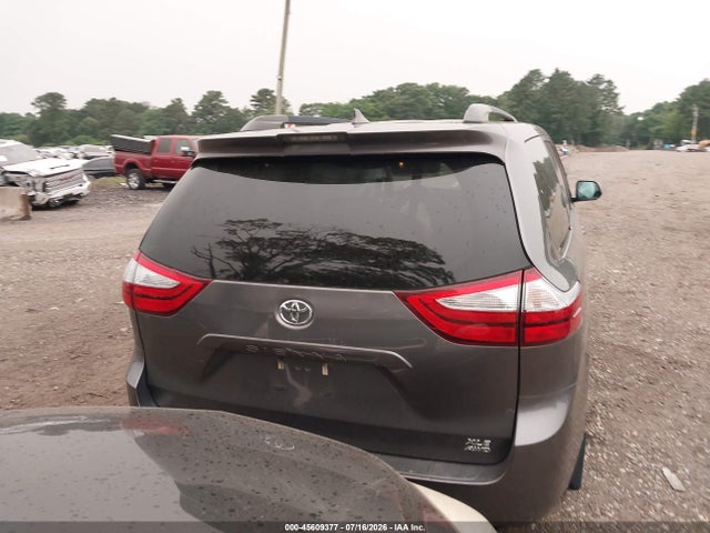 2018 Toyota Sienna Xle 7 Passenger მანქანა იყიდება აუქციონზე, vin: 5TDDZ3DCXJS207068, აუქციონის ნომერი: 45609377