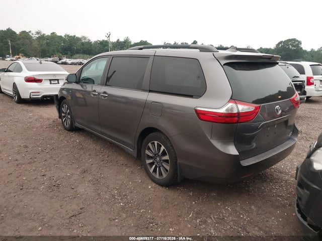 2018 Toyota Sienna Xle 7 Passenger მანქანა იყიდება აუქციონზე, vin: 5TDDZ3DCXJS207068, აუქციონის ნომერი: 45609377