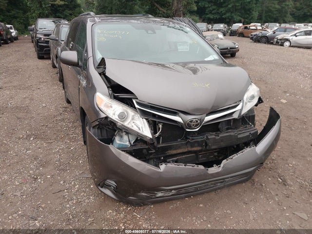 2018 Toyota Sienna Xle 7 Passenger მანქანა იყიდება აუქციონზე, vin: 5TDDZ3DCXJS207068, აუქციონის ნომერი: 45609377